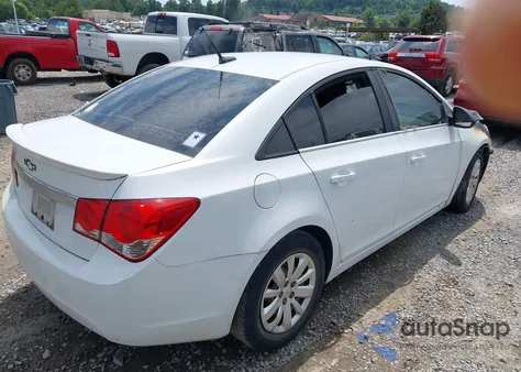 2011 Chevrolet Cruze Ls z USA, uszkodzony, nr VIN 1G1PC5SH5B7255008